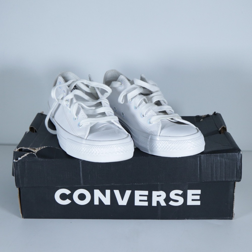 Converse Chuck Taylor Low Top White Patent Leather Men's Size 5 Women's Size 7